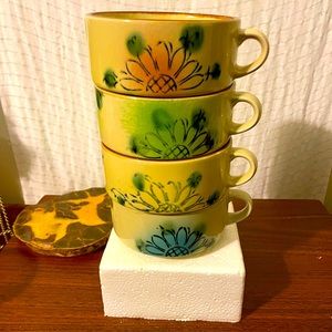VTG. FOUR(4) PIECE HANDCRAFTED/PAINTED GLAZED STONEWARE OTAGARI-STYLE SOUP MUGS